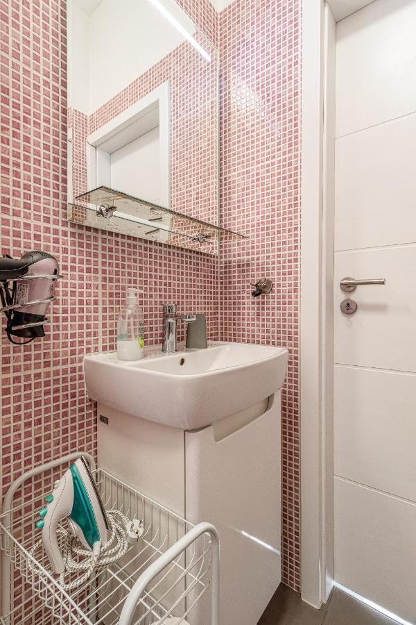 -apartment Near The Center With A Balcony Apartament Bratysława