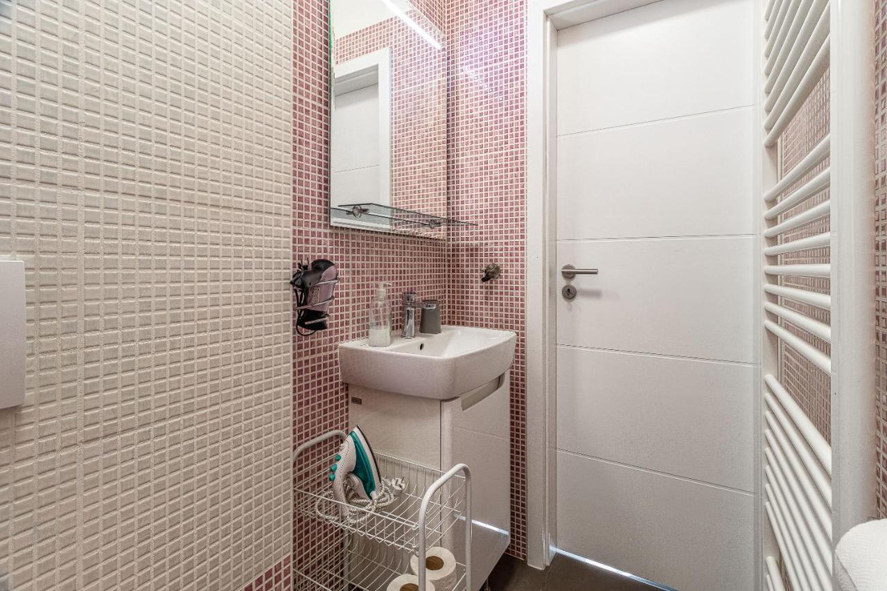 -apartment Near The Center With A Balcony Apartament Bratysława